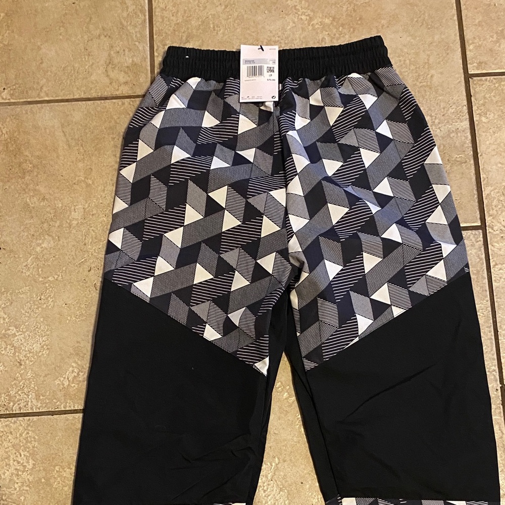 Nike Womens Black and Gray Geometric Joggers size Xs-Small.